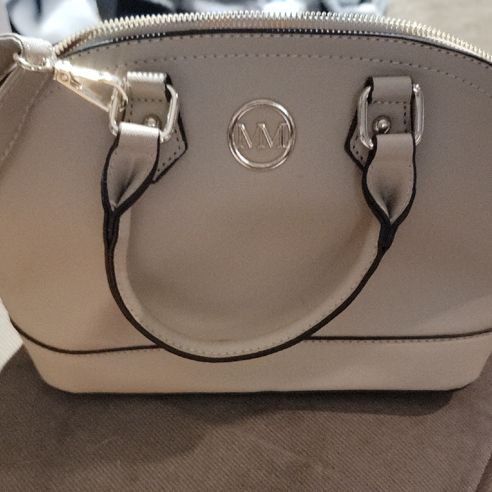 Elegant Cream Handbag